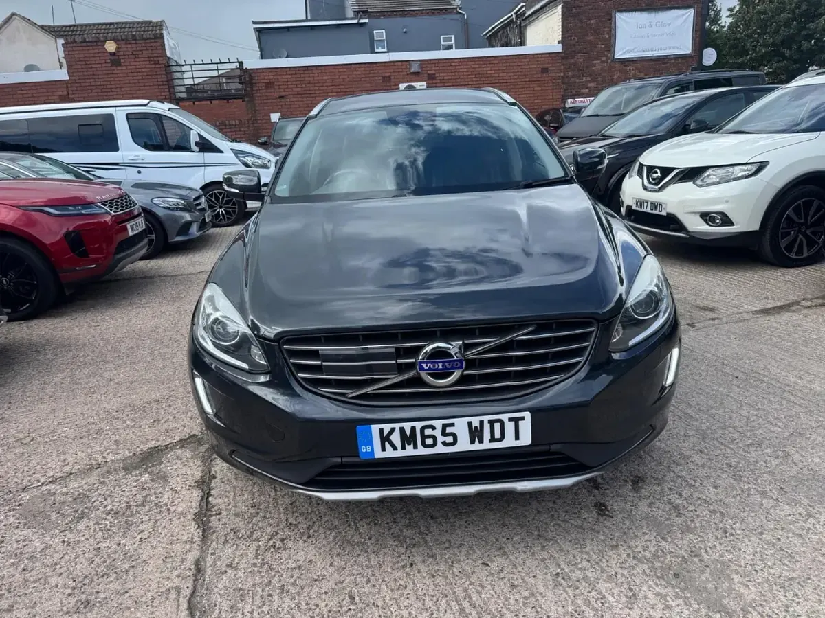 Used Volvo XC60 SE Lux 190 HP (139 kW) 2015 Grey SUV