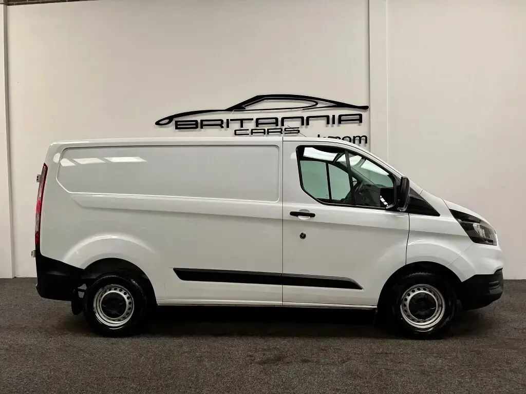 Used Ford Transit Custom 105 HP (77 kW) 2021 White Van