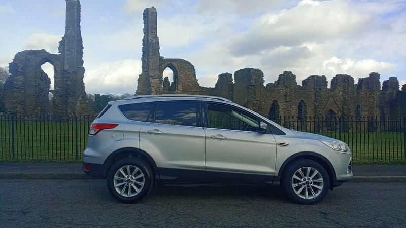 Used Ford Kuga Titanium 150 HP (110 kW) 2016 Silver SUV