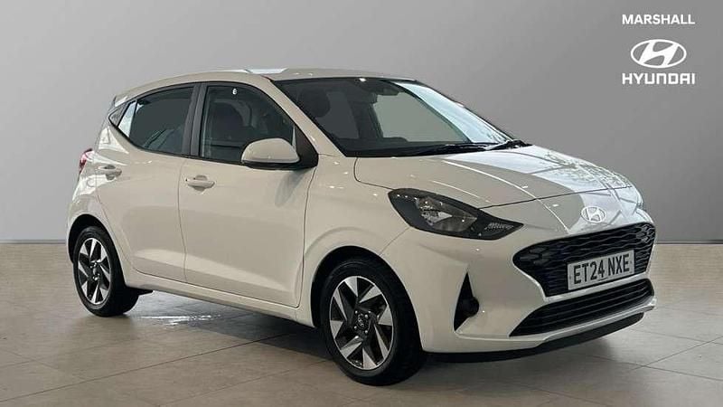 White Used 2024 Hyundai i10 Advanced Hatchback | £14,460 (Fair price) - Image 1/4