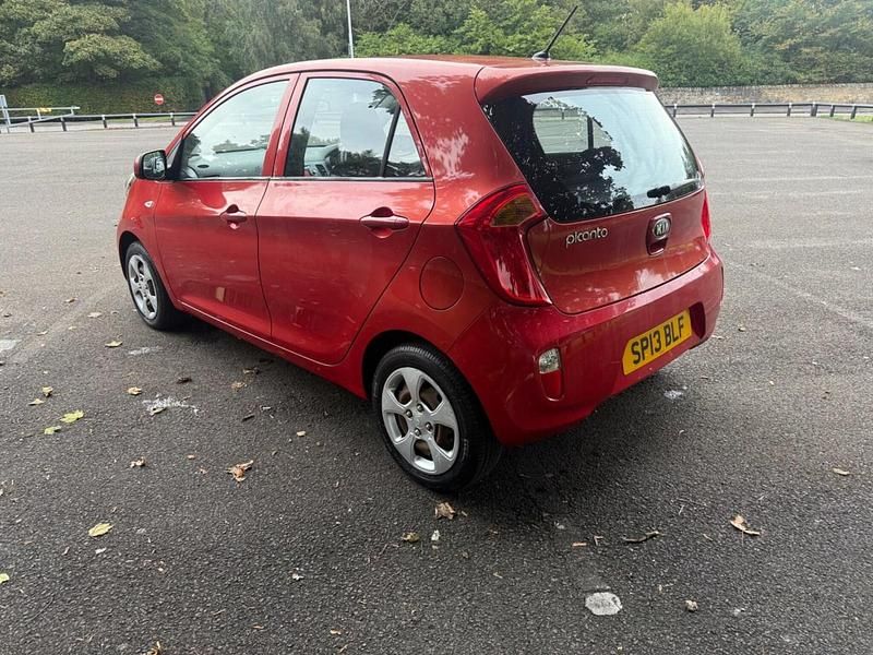 Used Kia Picanto 68 HP (50 kW) 2013 Red Hatchback
