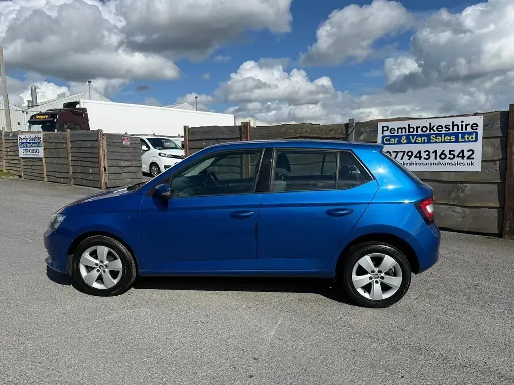 Used Skoda Fabia SE 90 HP (66 kW) 2015 Blue Hatchback
