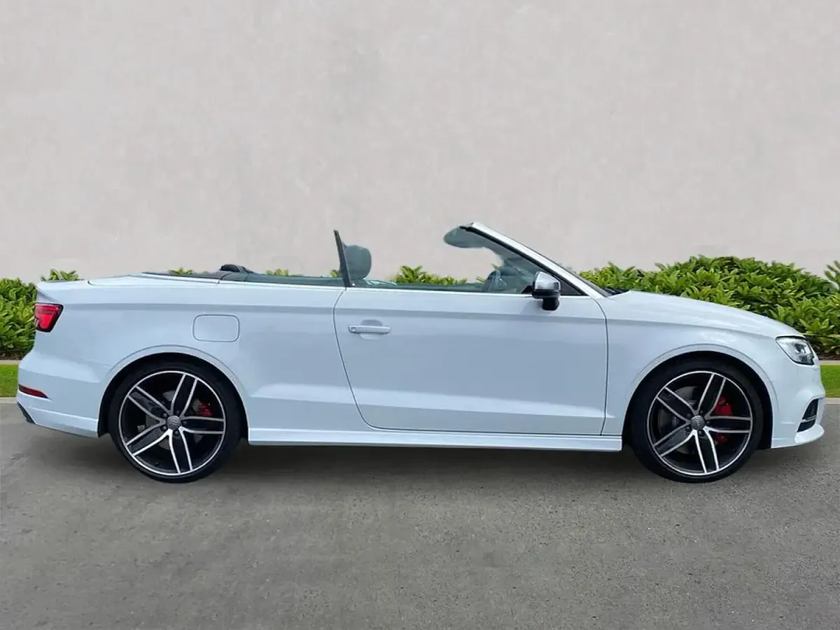Used Audi Cabriolet Business 300 HP (220 kW) 2021 White Cabriolet