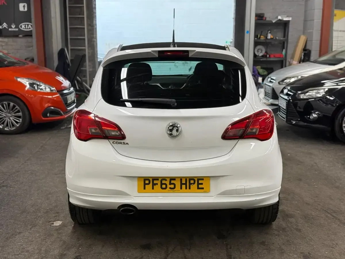 Used Vauxhall Corsa Edition 88 HP (64 kW) 2016 White Hatchback