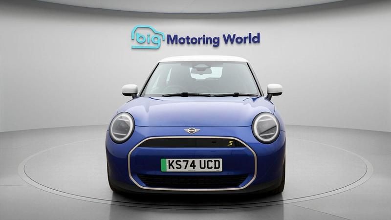 Usado Mini Cooper SE Exclusive 2024 Azul Utilitario
