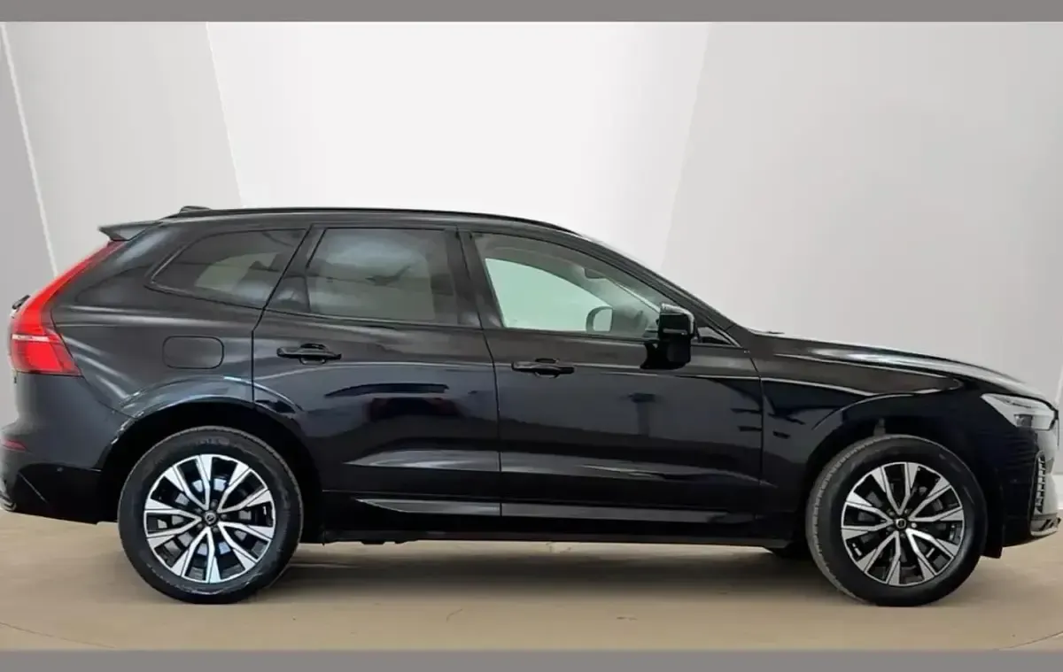 Used Volvo XC60 Plus 247 HP (181 kW) 2023 Black SUV