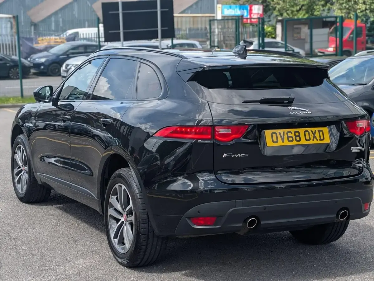 Used Jaguar F-Pace R-Sport 240 HP (176 kW) 2018 Black SUV