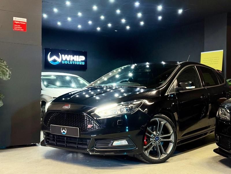 Used Ford Focus ST 185 HP (136 kW) 2016 Black Hatchback