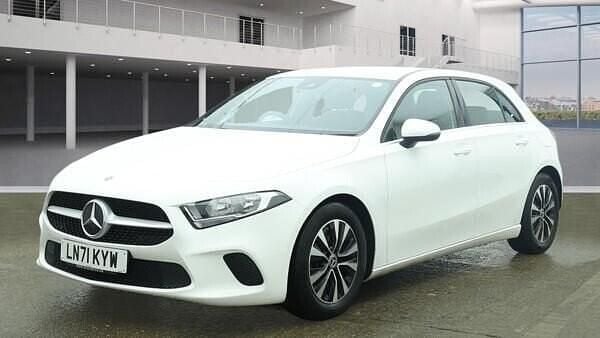 Used Mercedes A180 SE 136 HP (100 kW) 2022 White Hatchback