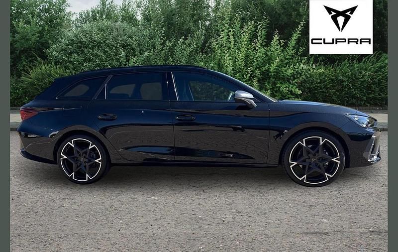 Nuevo Cupra Leon 147 CV (108 kW) 2025 Negro Familiar