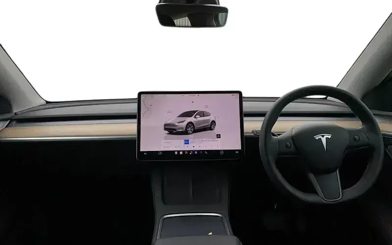 Used Tesla Model Y Long Range AWD 286 kW (389 HP) 2025 SUV