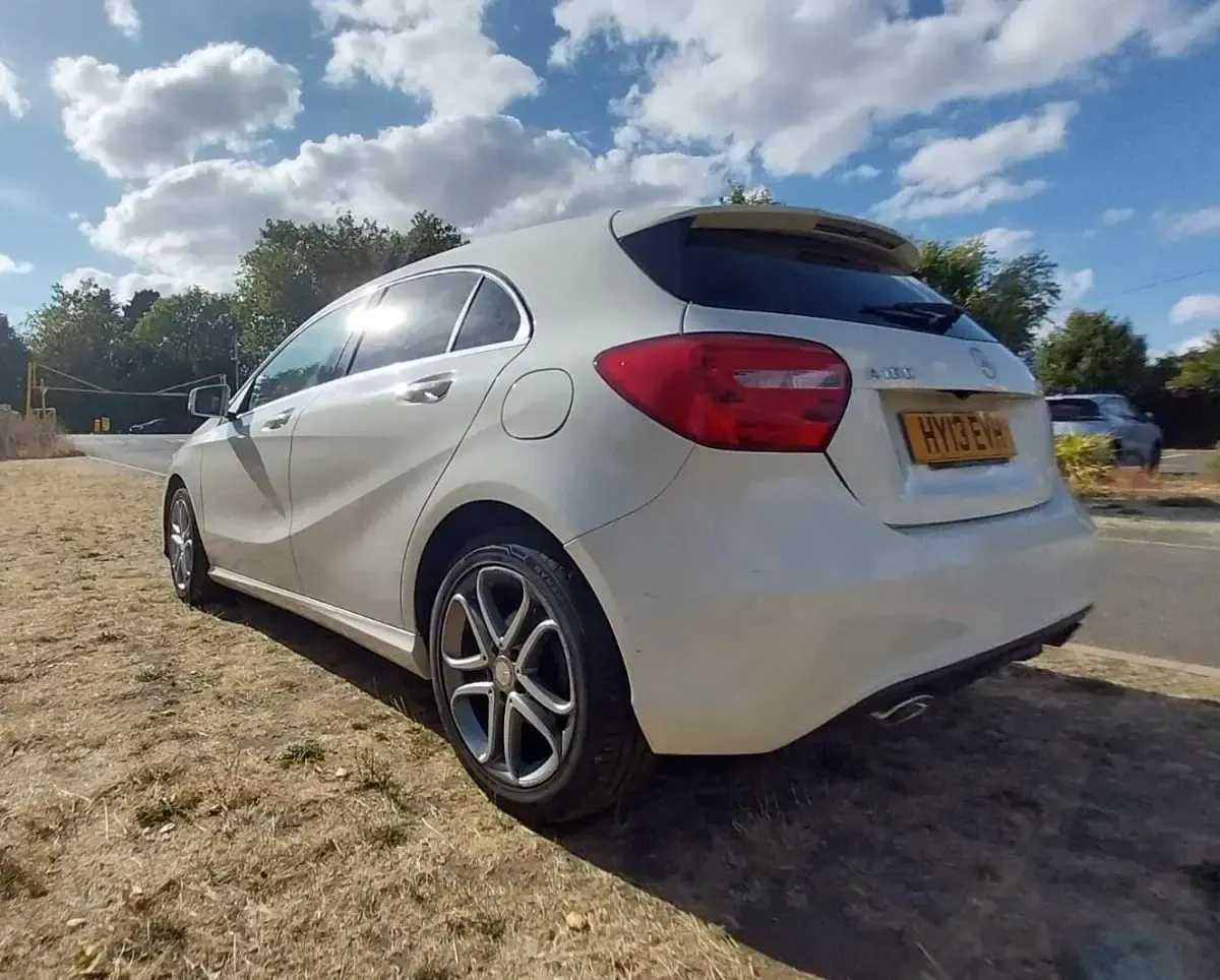 Used Mercedes A180 107 HP (78 kW) 2013 White Hatchback