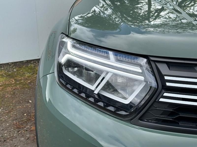 Used Dacia Duster Extreme 130 HP (95 kW) 2023 Green SUV