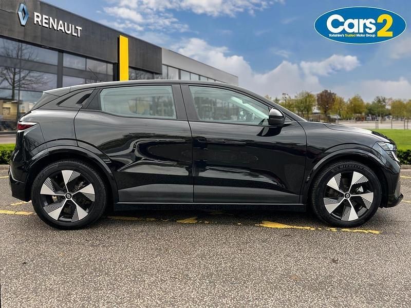 Used Renault Megane E-Tech Equilibre 160 kW (218 HP) 2022 Black  Hatchback