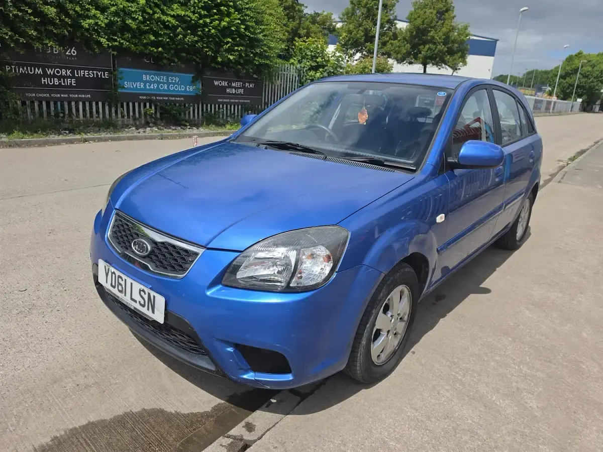 Used Kia Rio 109 HP (80 kW) 2011 Blue Hatchback