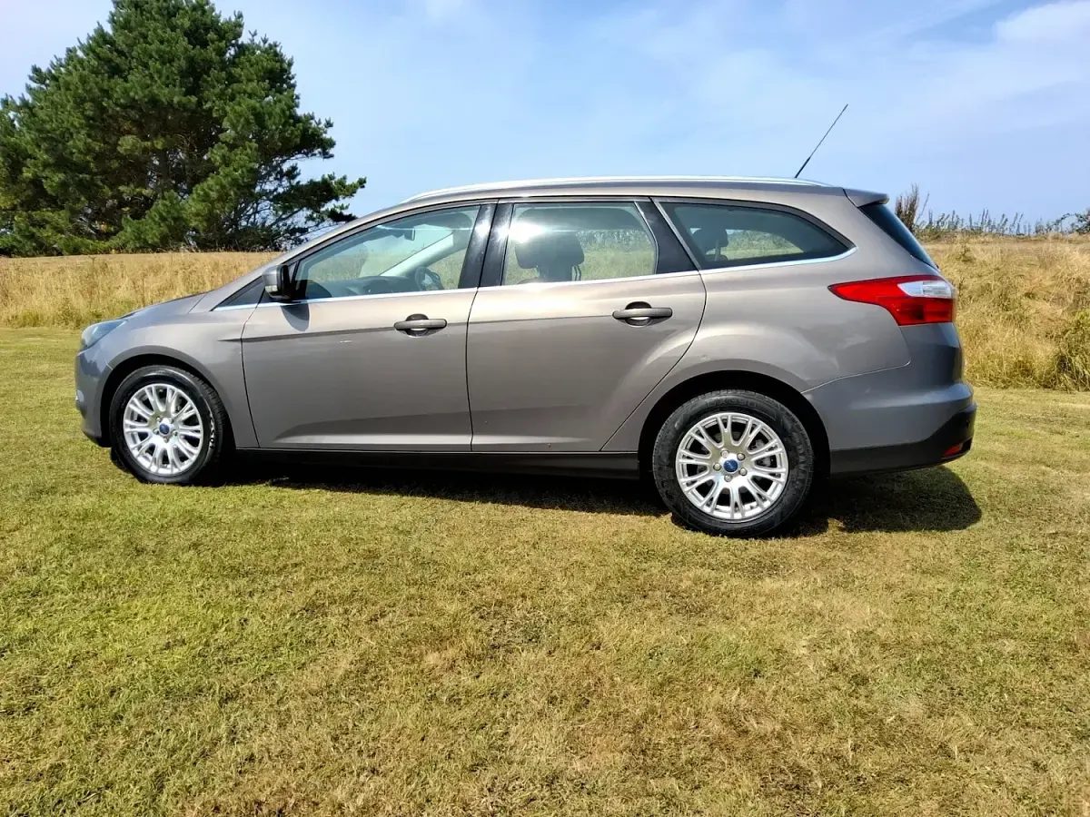 Used Ford Focus Titanium 136 HP (100 kW) 2012 Brown Estate