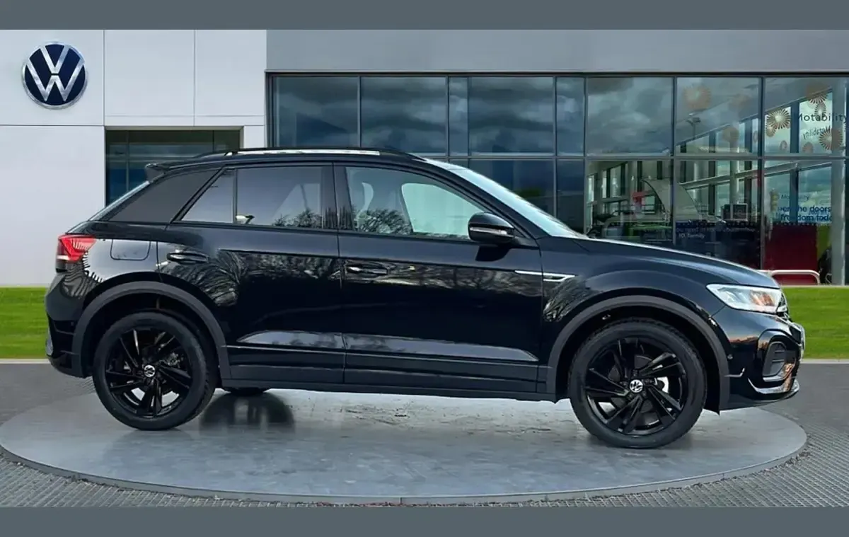 Used VW T-Roc R-line 150 HP (110 kW) 2026 Black SUV