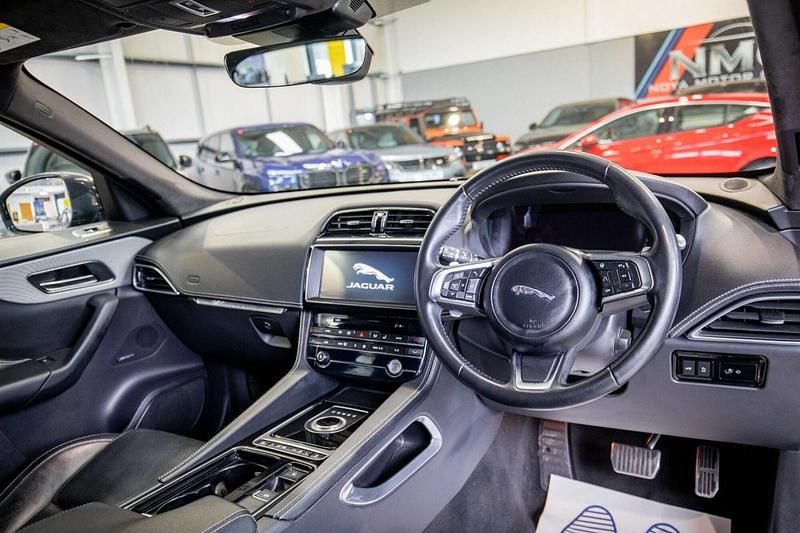 Used Jaguar F-Pace Chequered Flag 180 HP (132 kW) 2020 Grey SUV