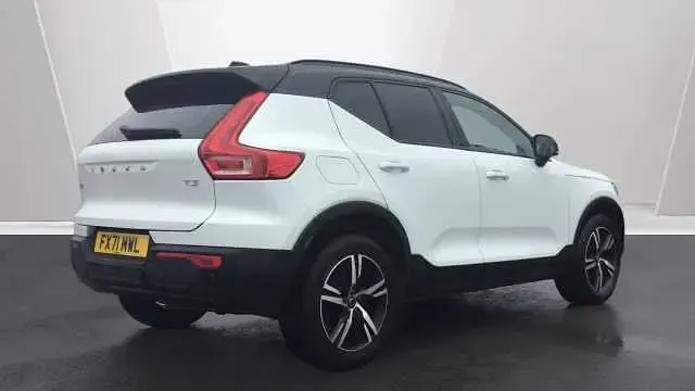 Used Volvo XC40 R-Design 161 HP (118 kW) 2021 White SUV