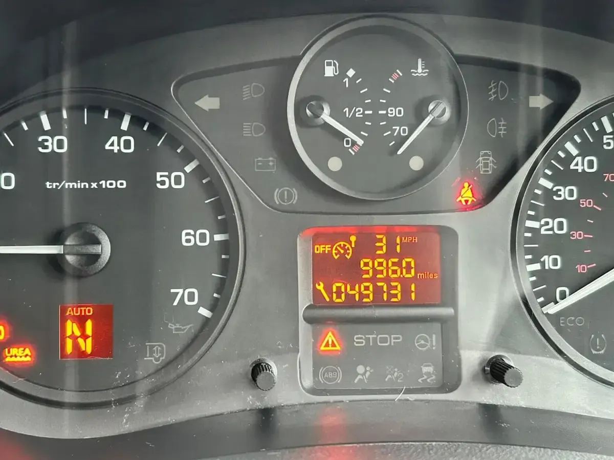 Second-hand Peugeot TePee Active 100 CP (73 kW) 2016 Albastru Monovolum
