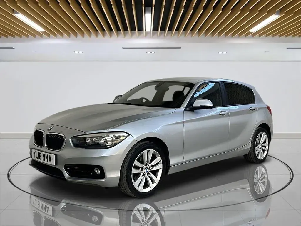 Second-hand BMW 118 Sport Line 150 CP (110 kW) 2018 Argintiu Hatchback