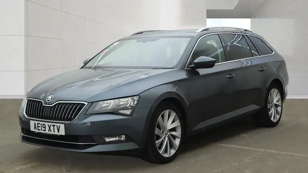 Used Skoda Superb SE Technology 150 HP (110 kW) 2019 Grey Estate