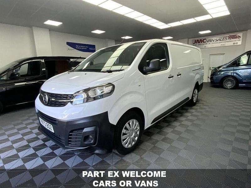 Used Vauxhall Vivaro S 100 HP (73 kW) 2023 White MPV