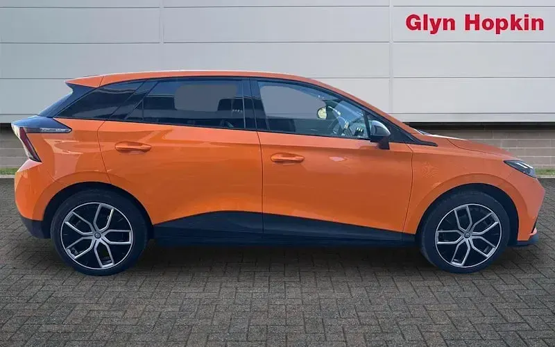 Used MG MG4 EV Trophy 319 kW (435 HP) 2025 Orange Hatchback