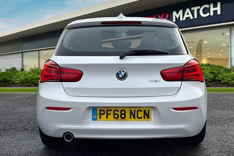 Used BMW 118 Comfort Edition 2018 White Hatchback