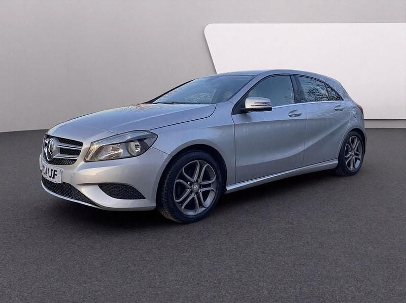 Used Mercedes A180 109 HP (80 kW) 2014 Silver Hatchback