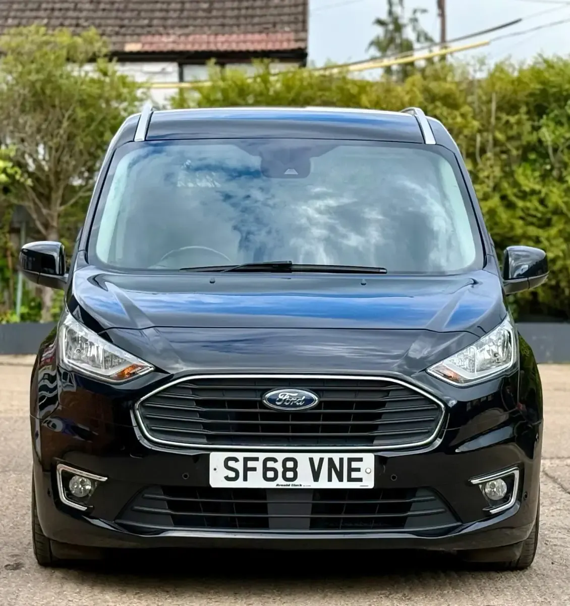 Used Ford Grand Tourneo Connect Titanium 120 HP (88 kW) 2018 Black MPV