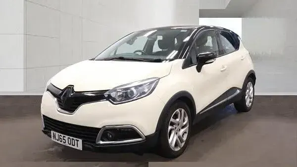 Used Renault Captur Dynamique 90 HP (66 kW) 2015 Cream/black SUV