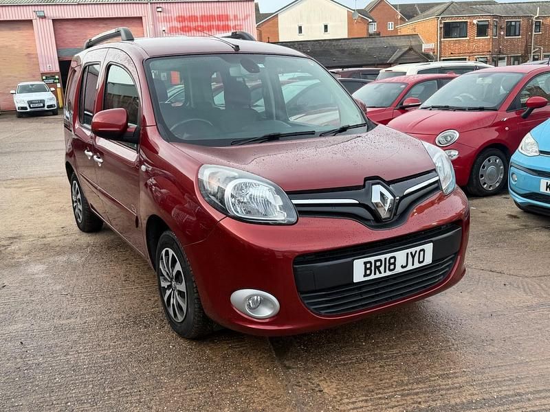 Used Renault Kangoo 2018 Red MPV