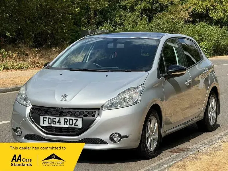 Used Peugeot 208 Style 82 HP (60 kW) 2014 Silver Hatchback