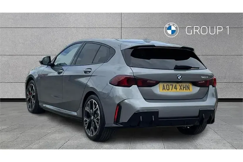 Usado BMW 120 M Sport 156 CV (114 kW) 2025 Gris Utilitario