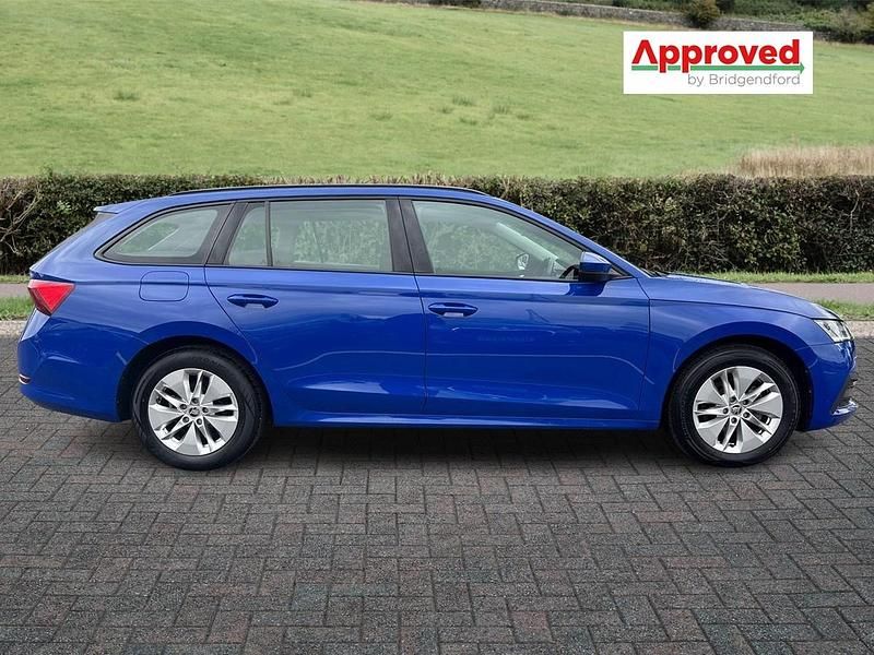 Used Skoda Octavia SE 110 HP (80 kW) 2021 Blue Estate