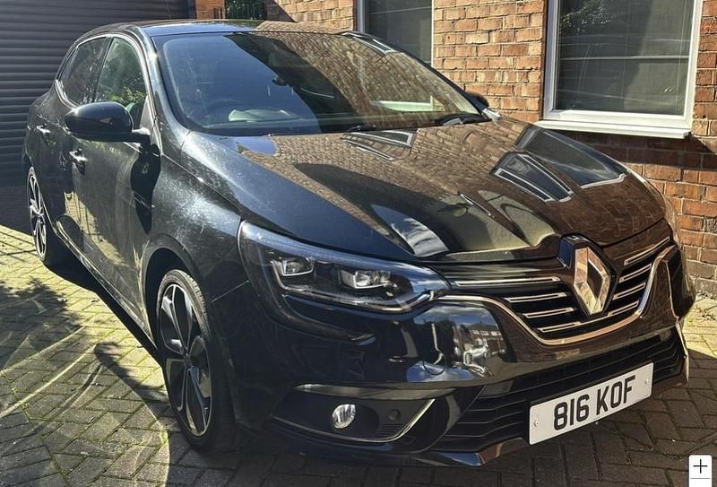Black Used 2016 Renault Mégane III Signature Hatchback | £9,999 (Expensive) - Image 1/3