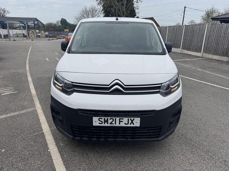 Used Citroën Berlingo 75 HP (55 kW) 2021 White MPV
