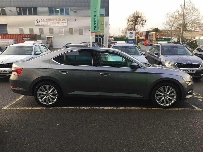 Used Skoda Superb SE L 160 HP (117 kW) 2023 Graphite grey metallic Hatchback