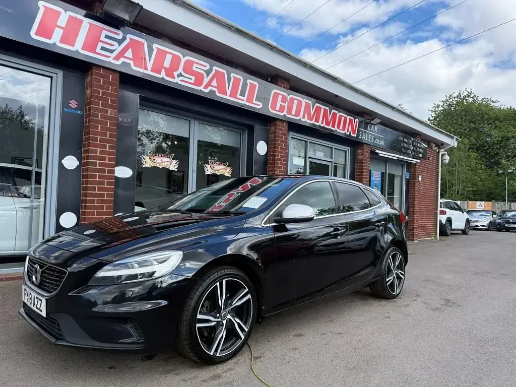Used Volvo V40 R-Design Pro 122 HP (89 kW) 2018 Black Hatchback