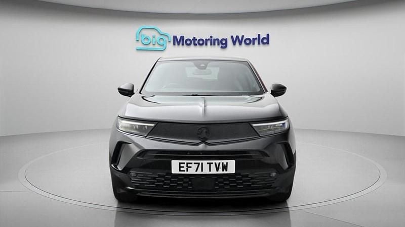 Second-hand Vauxhall Mokka SRi 130 CP (95 kW) 2022 Negru SUV