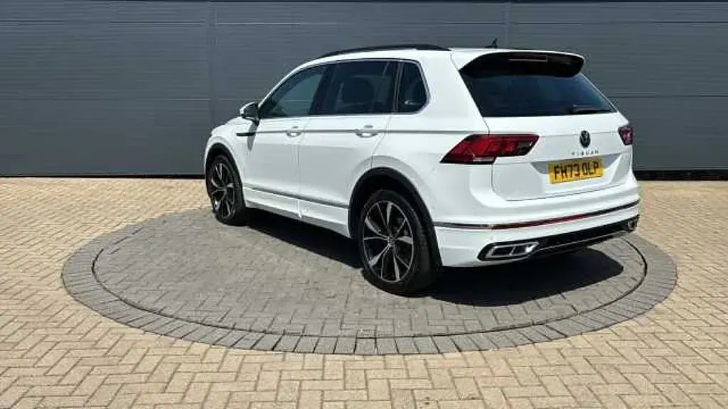 Used VW Tiguan R-line 150 HP (110 kW) 2024 White SUV