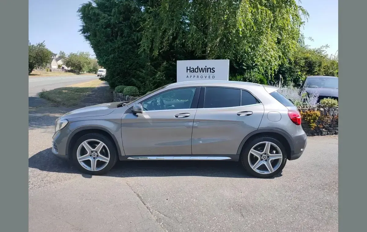 Used Mercedes GLA200 AMG Line Premium 134 HP (98 kW) 2018 Grey SUV