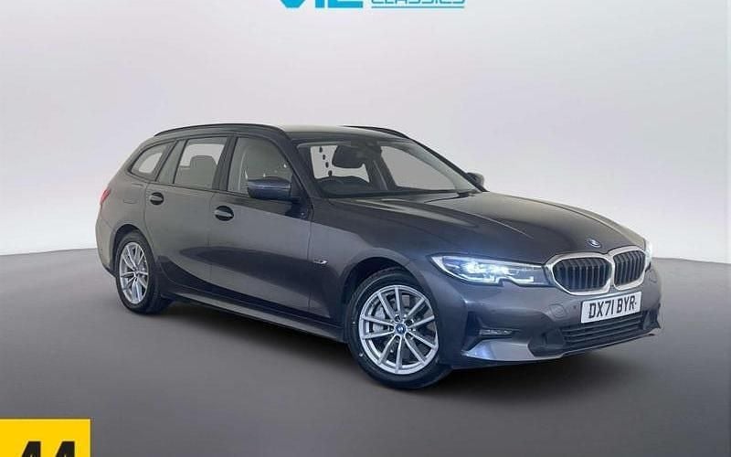 Used BMW 330e Comfort Edition 292 HP (214 kW) 2021 Grey Estate