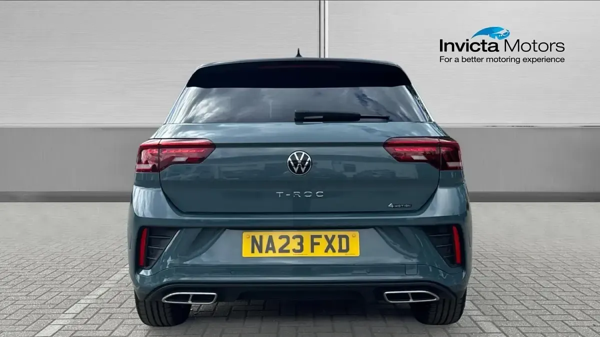 Used VW T-Roc Pro 190 HP (139 kW) 2023 Petrol blue metallic SUV