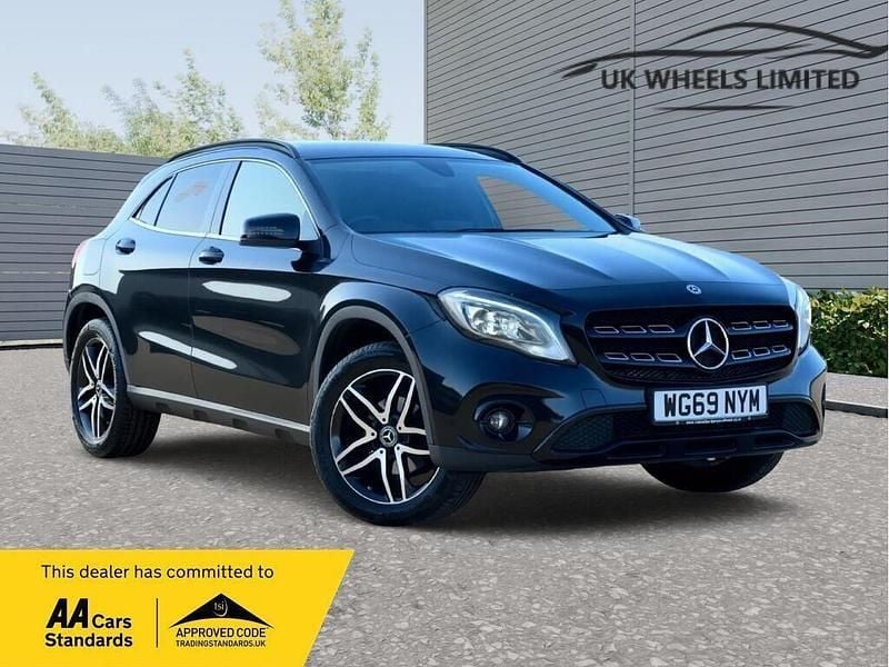 Used Mercedes GLA180 Urban 122 HP (89 kW) 2019 Black SUV