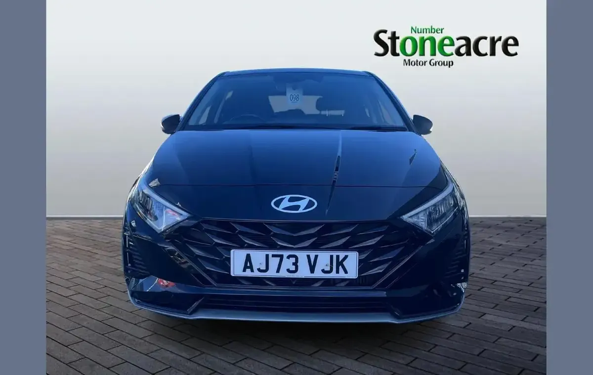 Used Hyundai i20 Premium 100 HP (73 kW) 2024 Black Hatchback