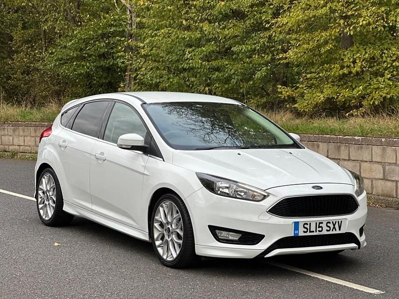White Used 2015 Ford Focus Zetec Hatchback | £4,290 (A bit pricey) - Image 1/4