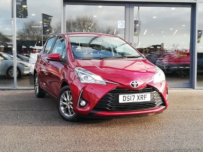 Used Toyota Yaris 2017 Red Hatchback