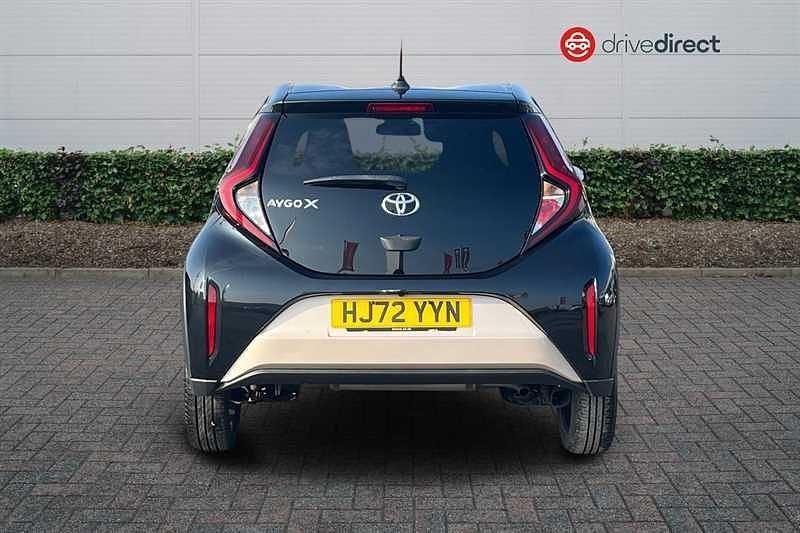 Used Toyota Aygo X 72 HP (52 kW) 2022 Beige SUV